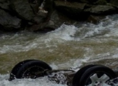 Երևան-Իջևան ճանապարհին «Nissan»-ը դուրս է եկել երթևեկելի հատվածից և ընկել գետը