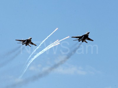 Attack helicopters, fighter jets fly over Yerevan skies (PHOTOS)