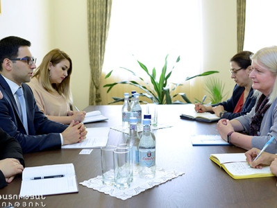 Armenia Justice Minister receives UK Ambassador