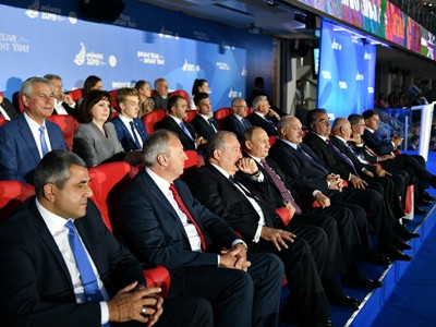 Armenia president chats with Putin during European Games 2019
