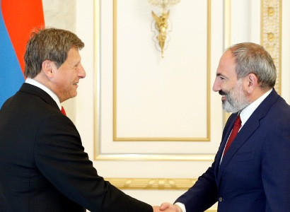 Armenian PM meets with Glendale mayor