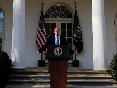 US President allocates $ 4.6 billion to fight migrants