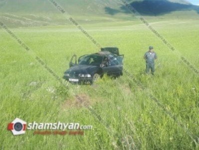 Արագածոտնում BMW-ն շրջվել է․ ընտանիքի 5 անդամներին, այդ թվում՝ 5 եւ 1 տարեկան երեխաներին հասցրել են հիվանդանոց
