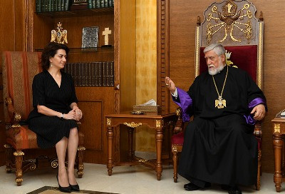 Aram I hosts Armenia PM’s spouse Anna Hakobyan (PHOTOS)