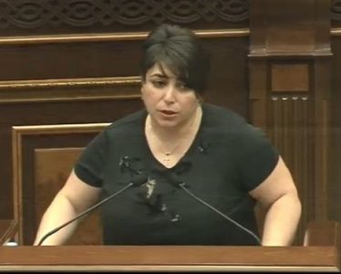 «Առավոտ». Գուցե պատգամավորներին դուր չեկավ, որ Աննա Մարգարյանը իրեն չդրսեւորեց որպես «հավատավոր» հեղափոխական