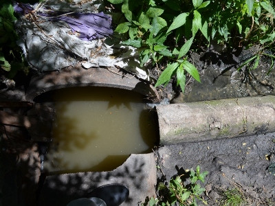 Նորոգում ենք խողովակները, օրեր անց բնակիչները վերականգնում են «ստատուս քվոն».«Վեոլիա Ջուր»-ը կդիմի իրավապահներին (ֆոտո)
