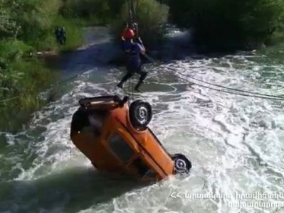 «Նիվան»-ն ընկել է Ողջի գետը. Վարորդը մահացել է. մեքենան դուրս են բերել տեխնիկայի օգնությամբ