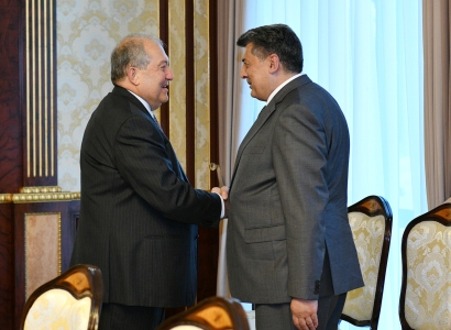Armenia president meets with leaders of People’s Party of Armenia (PHOTO)