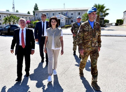 Armenia PM's wife meets with Armenian peacekeepers