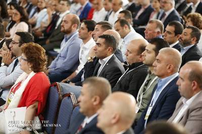 «Հրապարակ». «Ինձ խանգարում են Ծառուկյանն ու Էդոն` քրեաօլիգարխիկ խավը». Մարզպետի «պայթուցիկ» ելույթը