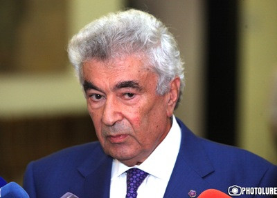 «Ժողովուրդ». Սահմանադրության մեկնաբանությունն իջեցվել է տնային տնտեսուհիների բամբասանքի մակարդակի. Գագիկ Հարությունյան