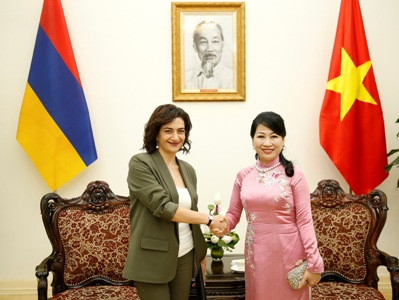 Anna Hakobyan meets with Vietnamese PM's wife, invites her to visit Yerevan (PHOTO)