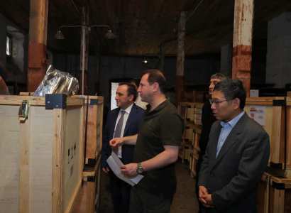 Դավիթ Տոնոյանն ու Չինաստանի դեսպանն այցելել են զորամասերից մեկը. ՉԺՀ-ն սարքավորումներ է նվիրել (ֆոտո)