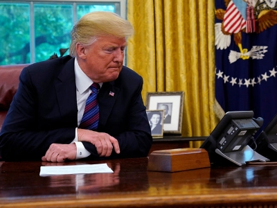 UK investigates leak of letters criticizing Trump