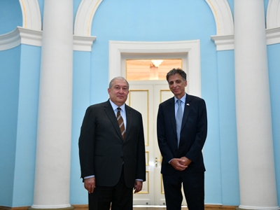 Israeli ambassador presents credentials to Armenian President