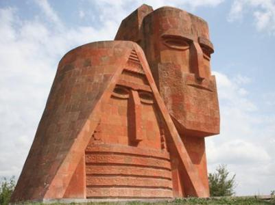 Լեռնային Ղարաբաղի հետ բարեկամության մասին պայմանագրերը Ֆրանսիայի իշխանությունների «նշանառության տակ են». Le Monde