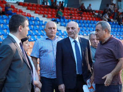 Karabakh President visits central stadium of Stepanakert