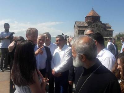 Donald Tusk visits Sevanavank monastery in Armenia’s Gegharkunik Province