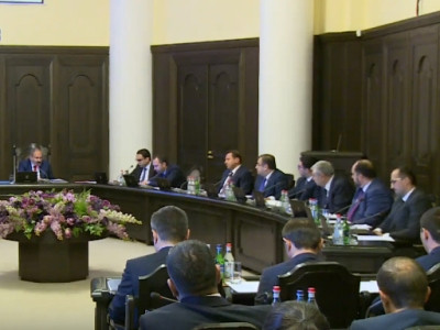 Արսեն Թորոսյանն ու Էդուարդ Աղաջանյանը վիճեցին կառավարության նիստում. Վարչապետը պաշտպանեց նախարարի տեսակետը
