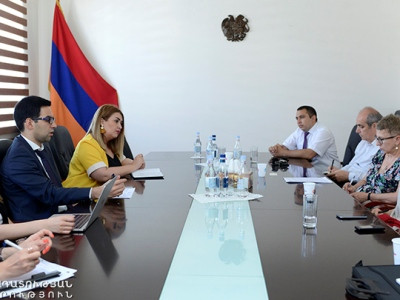 Armenia Justice Minister discusses draft Anti-Corruption Strategy with civil society representatives