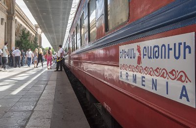 «Ժամանակ». ՊԵԿ-ում շունը տիրոջը չի ճանաչում. Ինչու են Սյունիքի մաքսավորները հսկում Երևան-Թբիլիսի գնացքը