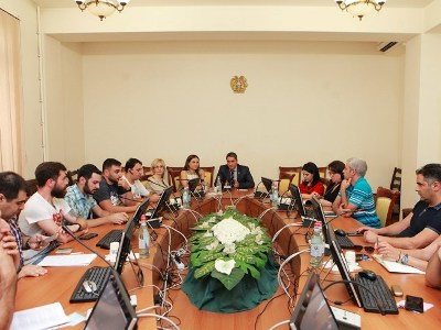 ԱԺ են այցելել «Մի արեք «ԱՅՍՊԵՍ» ֆեյսբուքյան հայտնի խմբի անդամները. օրակարգում կարգազանց վարորդների հարցն է