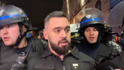 Փարիզում զանգվածային բողոքի ցույցերի առաջնորդը ձերբակալվել է ուղիղ եթերում