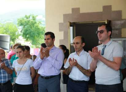 «Լույսի մոլորակ» փառատոնը Ստեփանակերտում հյուրընկալել է հազարավոր ծնողների ու մանուկների (ֆոտո)