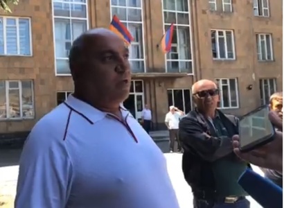 Սեւանի քաղաքապետարանի դիմաց ակցիայից հետո ցուցարարները փակեցին Երեւան-Սեւան մայրուղին