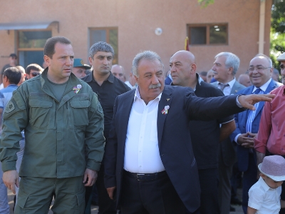 Armenia defense minister attends opening of Yerkrapah Volunteer Land Defenders Union training camp