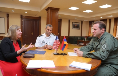 Armenia Defense Minister receives US Ambassador