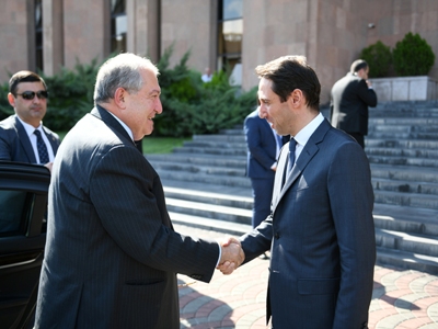 Armenia President visits Yerevan Municipality