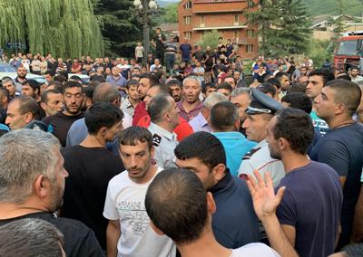 «Իրատես». «Ծնոտներին խփելու» իշխանությունների դասն Իջեւանում լավ էին յուրացրել. հլու-հնազանդ ենթարկվեի՞ն ոստիկաններին