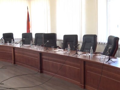 ԲԴԽ–ն հեռացավ՝ Նախշուն Տավարացյանի լիազորությունների դադարեցման պահանջով որոշում կայացնելու