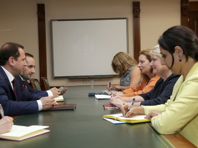 Defense minister, UK ambassador, discuss “Human rights and women in the Armed Forces in Armenia” project
