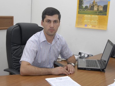 Իշխանությունն ամեն ինչի գնում է, որ ԵՊՀ ուսանողների հետ տարվող աշխատանքների կենտրոնը փակի. Վահագն Վարագյան