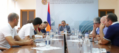Թեթև արդյունաբերության ոլորտի ներկայացուցիչների հետ քննարկվել է ոլորտի զարգացման հնարարավորությունները