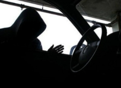 Բակում կայանված «Օպելից» գողացել էին գազի բալոնը, բեռնախցիկի հենակը եւ երկու բարձրախոս
