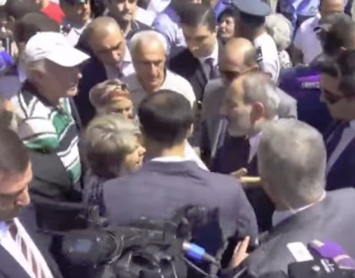 Armenia PM tours “My Step for Shirak Province” business forum exposition