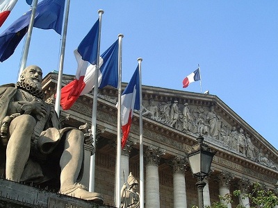 Parisien. Ֆրանսիայի նախագահը եւ վարչապետը մտադիր են փոխել կառավարության կազմը