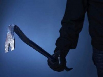 5 հոգով խանութի դուռը լինգով բացելիս են եղել, բայց ոստիկանները վրա են հասել