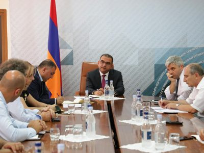 Տիգրան Խաչատրյանը հանդիպել է կոնյակագործների եւ գինեգործների հետ. նրանք խնդիրներ են առաջ քաշել