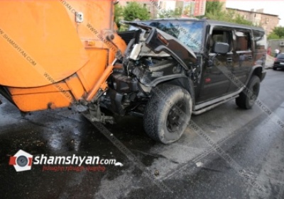 Լուսադեմին Երեւանում Hummer-ի 43-ամյա վարորդը խմած վիճակում բախվել է աղբատար Volvo-ին․ կա վիրավոր (ֆոտո)