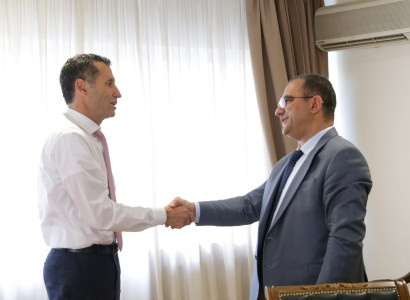 Armenia economy minister receives UN FAO representative