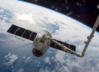 Корабль Dragon доставил на МКС образцы мхов и микроорганизмов