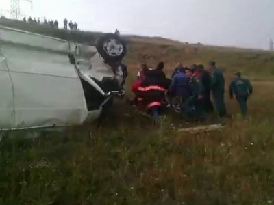 Երևան-Մեղրի ավտոճանապարհին Ford Transit-ը դուրս է եկել ճանապարհից եւ կողաշրջվել