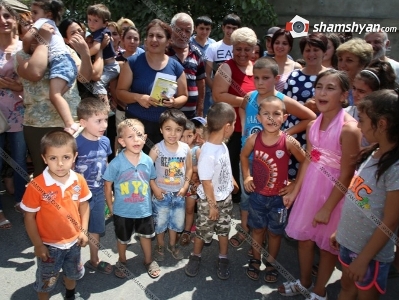 Քաղցրաշենցիները փակել են գյուղ տանող ճանապարհը. պահանջում են բացել գյուղի մանկապարտեզը (ֆոտո)