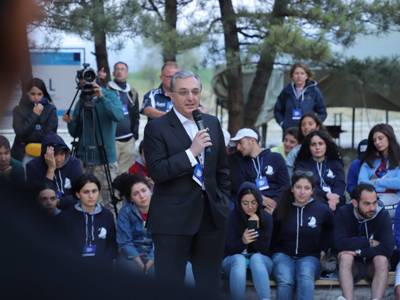 «Լավագույն օգնությունը խոչընդոտ չդառնալն է». ԱԳ նախարարի խարույկի շուրջ զրույցը՝ «Սեւան Ստարտափ Սամմիթ 2019»-ում