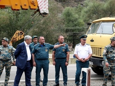 Ֆելիքս Ցոլակյանը տեսակցել է հրդեհից տուժած փրկարարներին եւ ստուգել վերականգնողական աշխատանքների ընթացքը (ֆոտո)