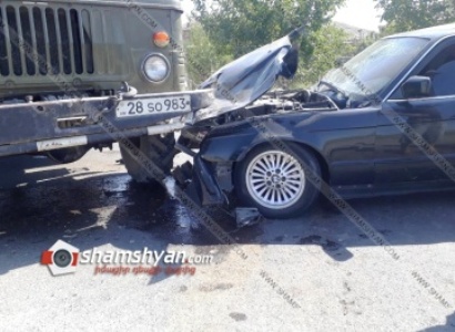 Արամավիրի մարզում բախվել են ԳԱԶ 66-ն ու BMW-ն. կա վիրավոր.